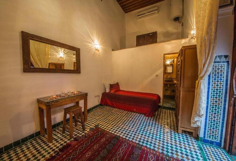 اتاق استاندارد چهار تخته, Riad Gzira Fez