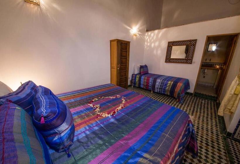 اتاق استاندارد سه نفره, Riad Gzira Fez