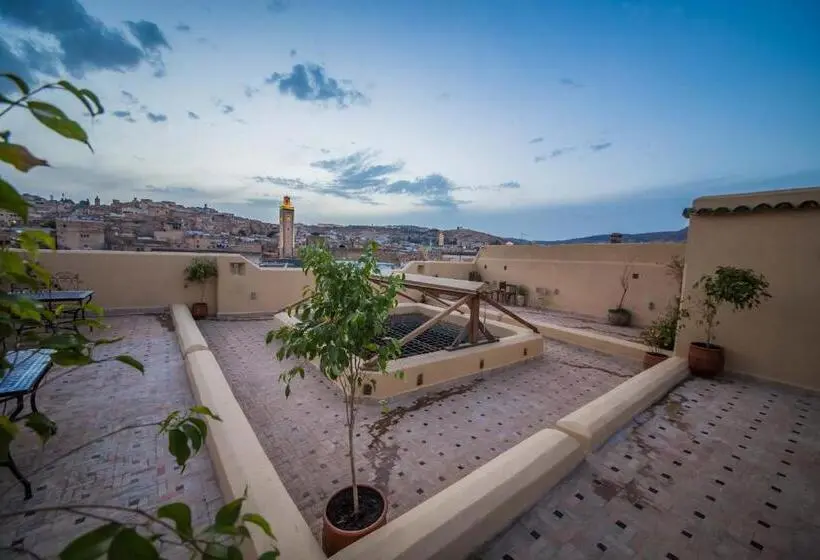 اتاق استاندارد سه نفره, Riad Gzira Fez