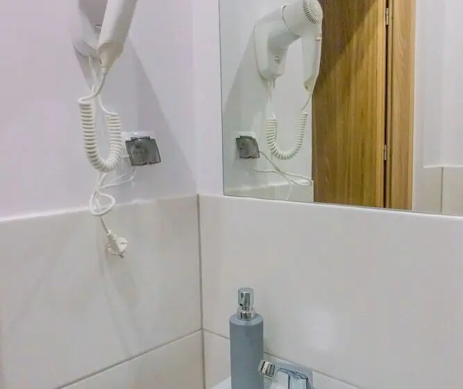 اتاق استاندارد, Trip & Hostel