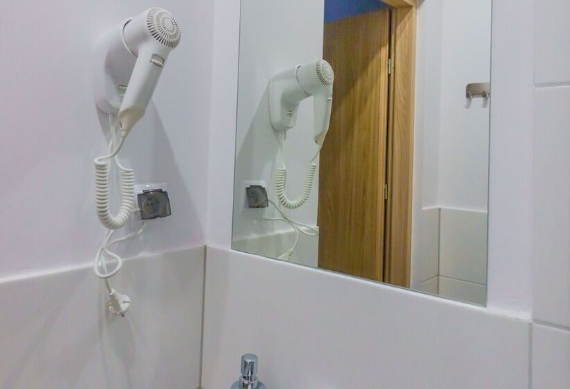 Номер Стандарт, Trip & Hostel