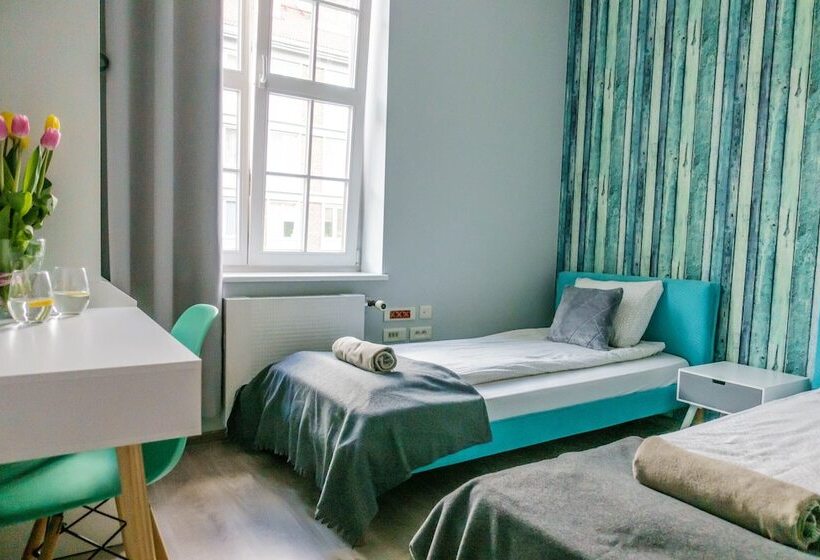 Номер Стандарт, Trip & Hostel