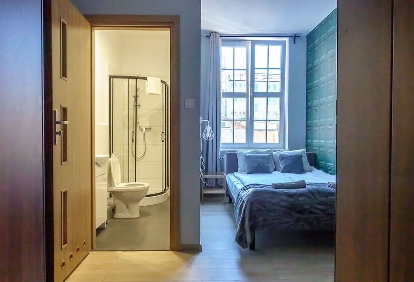 Апартаменты 1 Спальня, Trip & Hostel