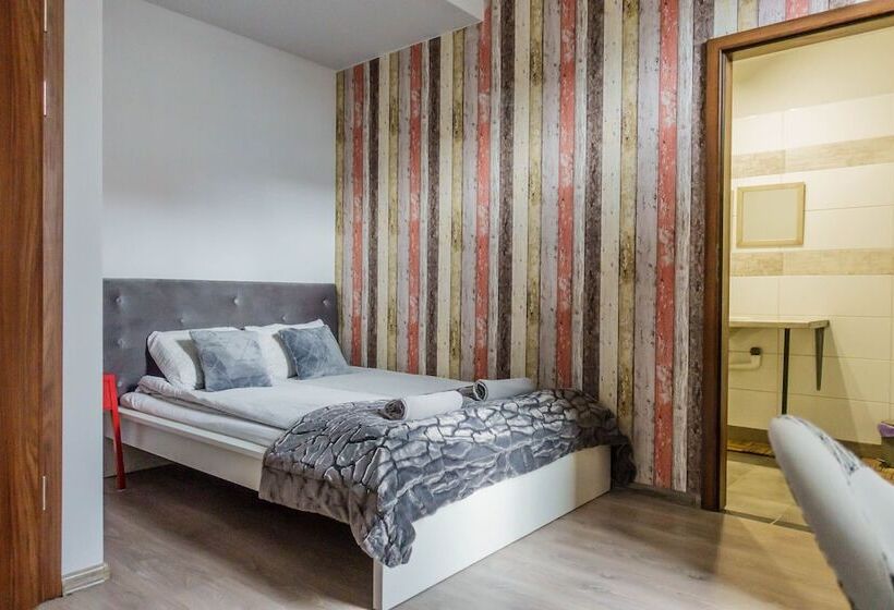 Апартаменты 1 Спальня, Trip & Hostel