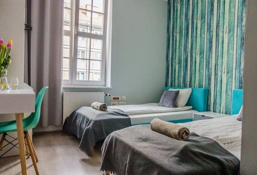 Номер Стандарт, Trip & Hostel