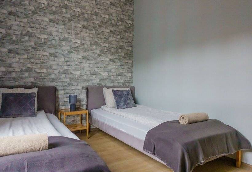 Номер Стандарт, Trip & Hostel