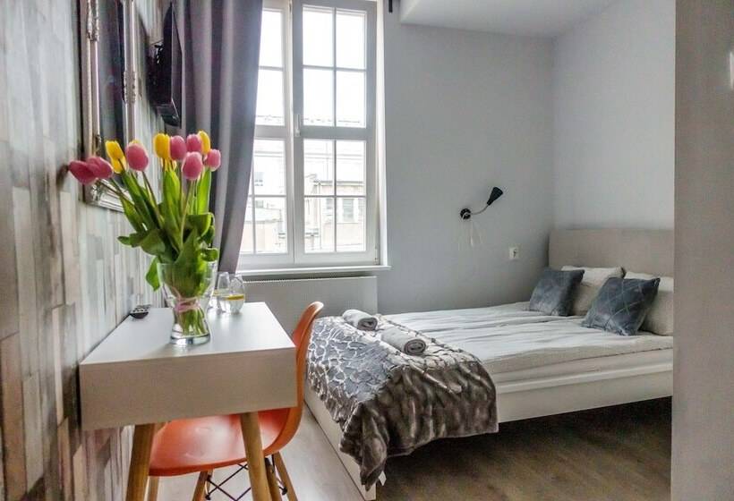 Апартаменты 1 Спальня, Trip & Hostel