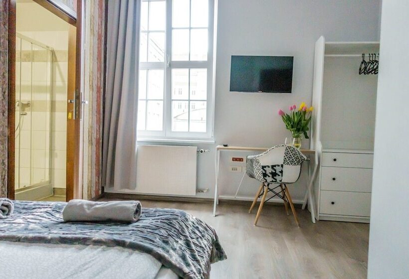 Апартаменты 1 Спальня, Trip & Hostel