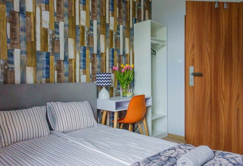 Апартаменты 1 Спальня, Trip & Hostel