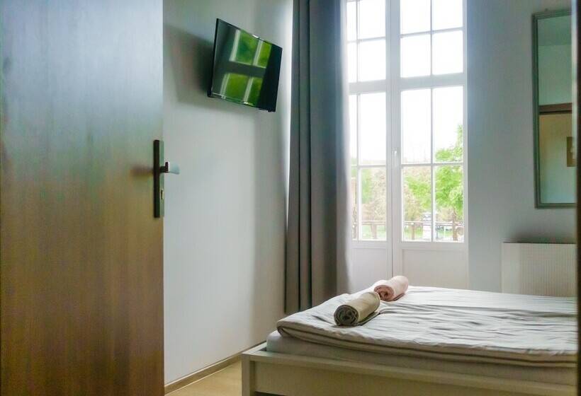 Апартаменты 1 Спальня, Trip & Hostel