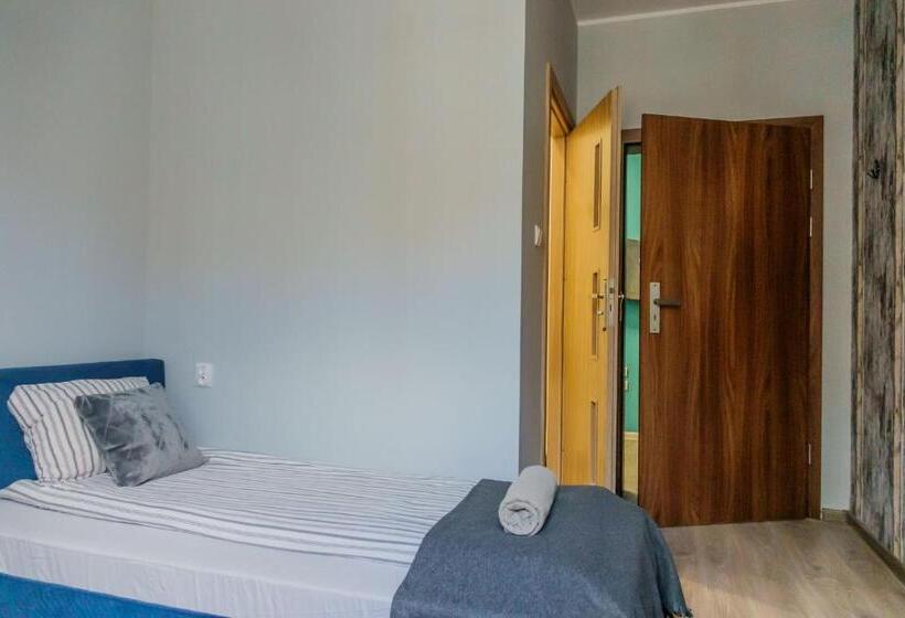 Номер Стандарт, Trip & Hostel