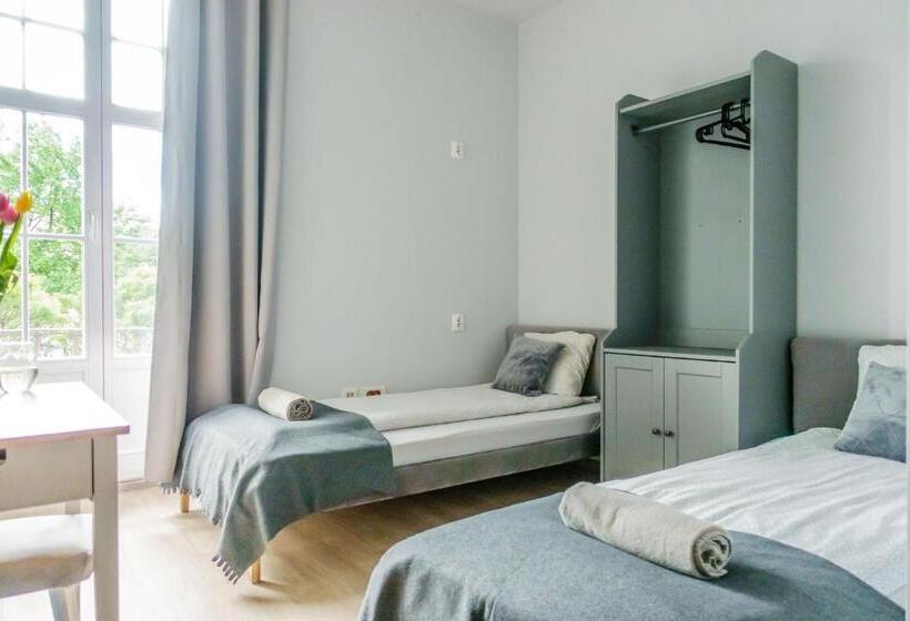 Номер Стандарт, Trip & Hostel