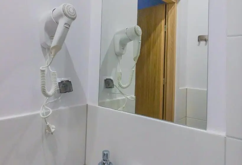 استودیوی استاندارد, Trip & Hostel