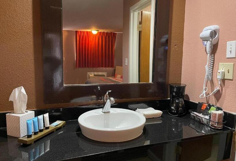 غرفة قياسية, Annie Oakley Motel Oakley