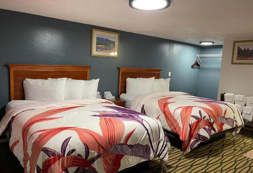 شقة غرفة واحدة, Annie Oakley Motel Oakley