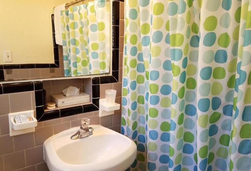 Номер Стандарт Вид на Бассейн, Alexander Palms Court   No Hidden Resort Fees!