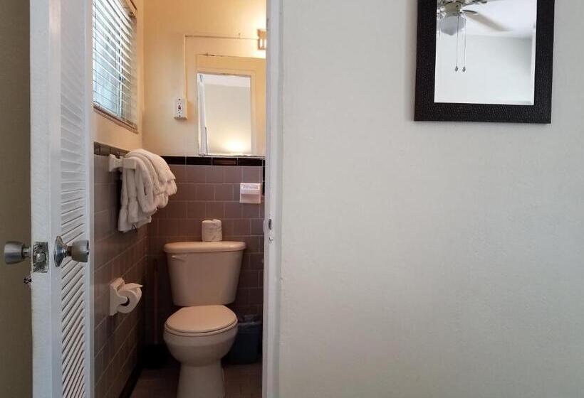 Номер Стандарт Вид на Бассейн, Alexander Palms Court   No Hidden Resort Fees!