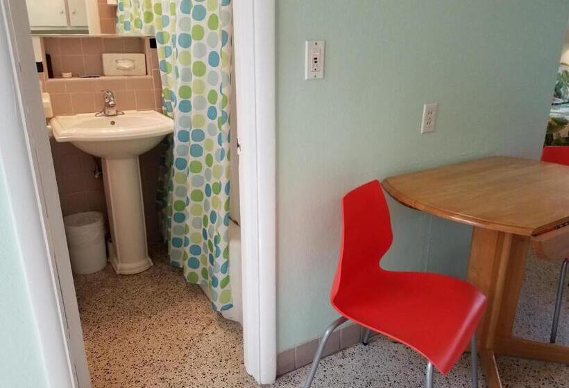 Студио Стандарт Вид на Сад, Alexander Palms Court   No Hidden Resort Fees!