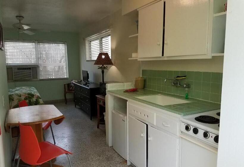 Студио Стандарт Вид на Сад, Alexander Palms Court   No Hidden Resort Fees!