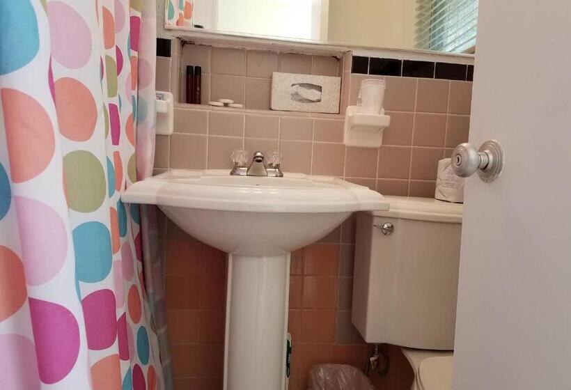 Студио Стандарт Вид на Бассейн, Alexander Palms Court   No Hidden Resort Fees!