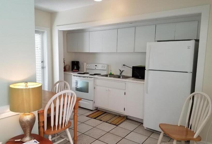 Люкс Вид на Бассейн, Alexander Palms Court   No Hidden Resort Fees!