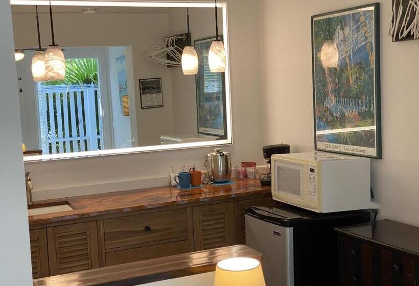 Номер Стандарт, Alexander Palms Court   No Hidden Resort Fees!