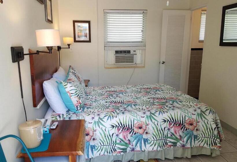 Номер Стандарт Вид на Бассейн, Alexander Palms Court   No Hidden Resort Fees!