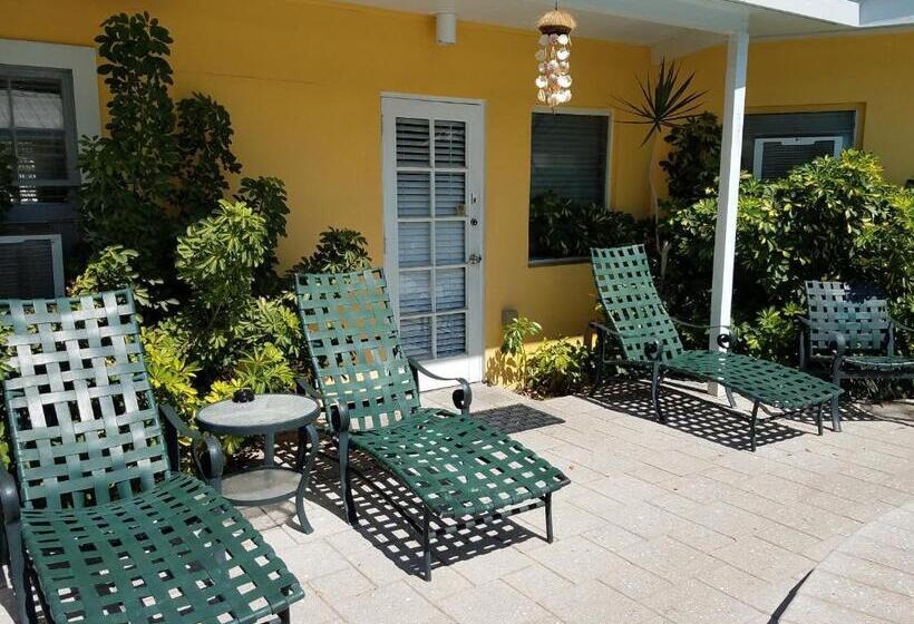 Номер Стандарт Вид на Бассейн, Alexander Palms Court   No Hidden Resort Fees!