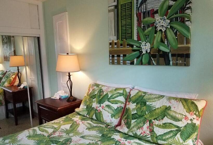 Студио Стандарт Вид на Сад, Alexander Palms Court   No Hidden Resort Fees!