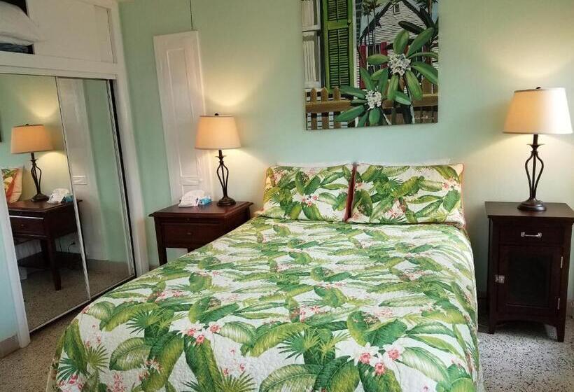 Студио Стандарт Вид на Сад, Alexander Palms Court   No Hidden Resort Fees!