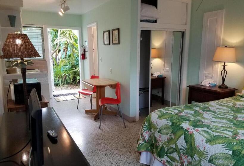 Студио Стандарт Вид на Сад, Alexander Palms Court   No Hidden Resort Fees!