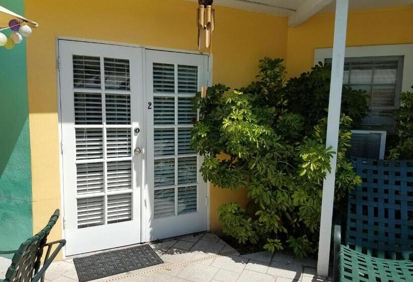 Люкс Вид на Бассейн, Alexander Palms Court   No Hidden Resort Fees!