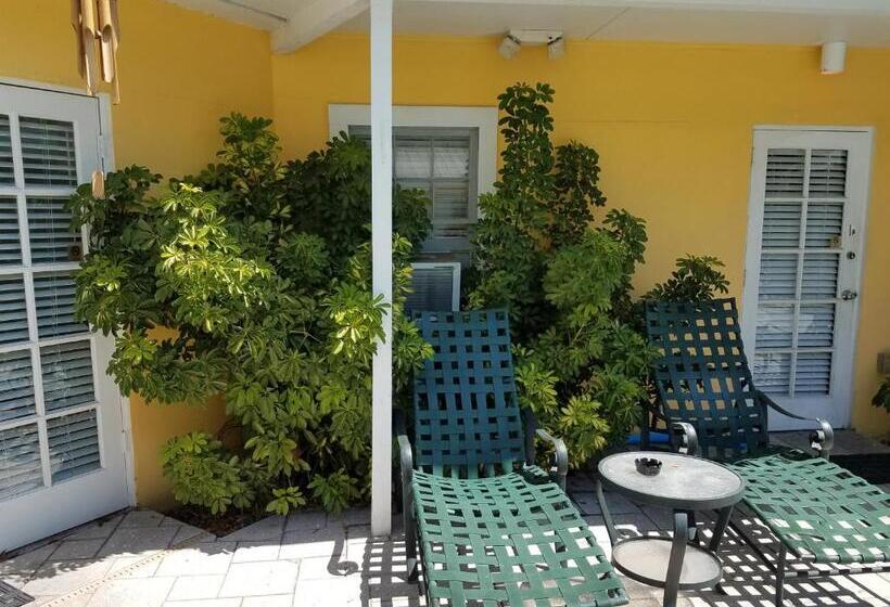 Люкс Вид на Бассейн, Alexander Palms Court   No Hidden Resort Fees!