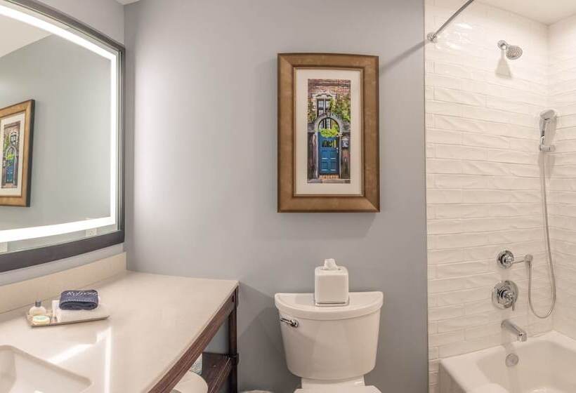 ジュニアスイート, Andrew Pinckney Inn