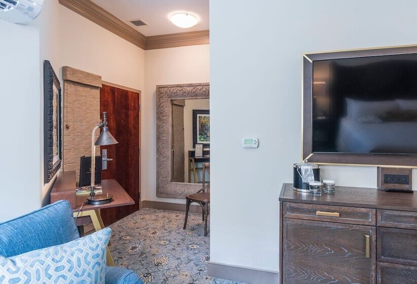 ジュニアスイート, Andrew Pinckney Inn