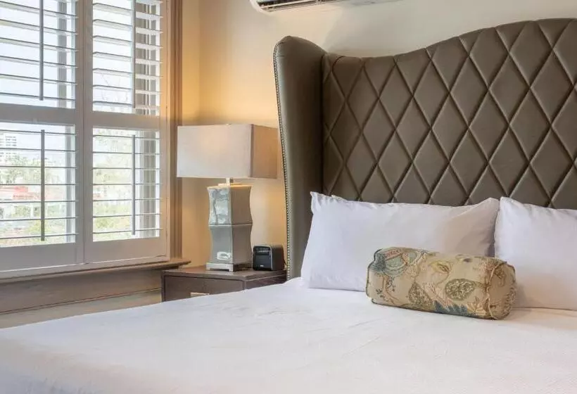 اتاق کلاسیک با تخت دونفره, Andrew Pinckney Inn