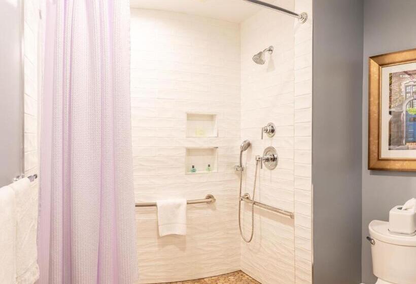 ベーシックルーム（お身体の不自由なお客様のためのお部屋）, Andrew Pinckney Inn