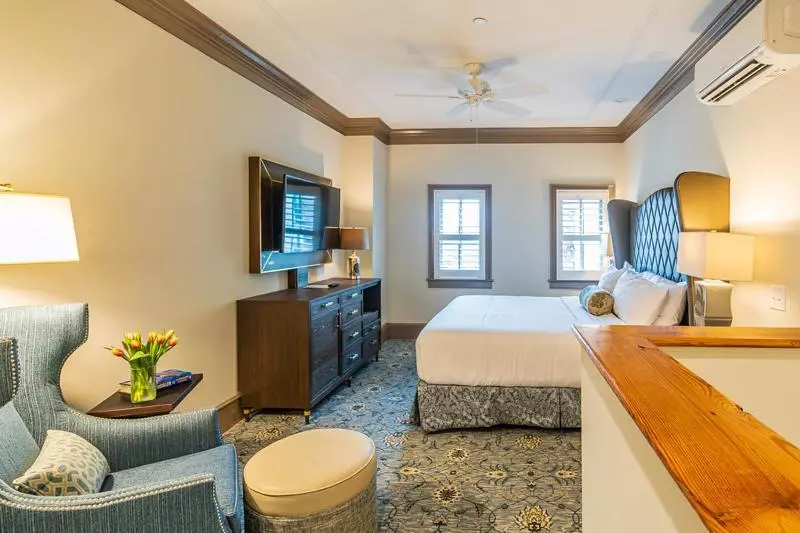 سوییت, Andrew Pinckney Inn