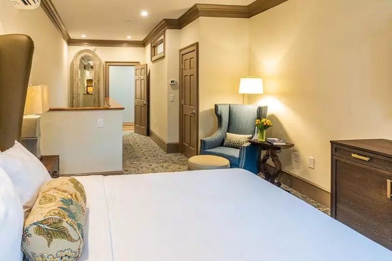 سوییت, Andrew Pinckney Inn