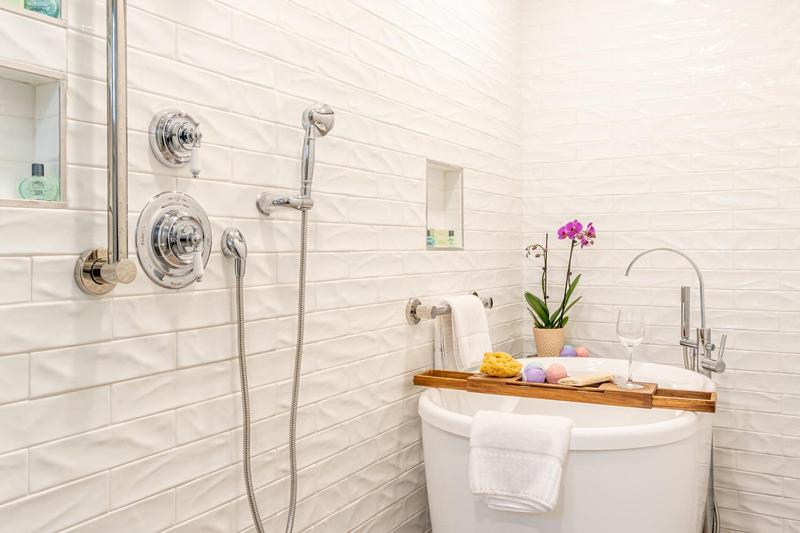 スイート, Andrew Pinckney Inn