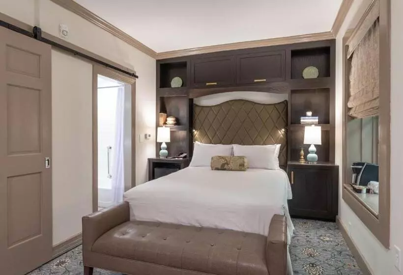 اتاق استاندارد, Andrew Pinckney Inn