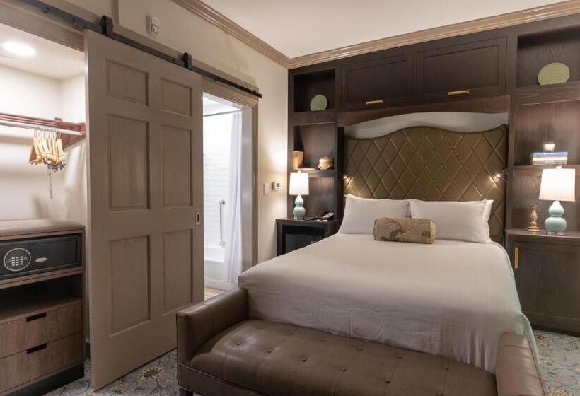 ベーシックインサイドルーム, Andrew Pinckney Inn