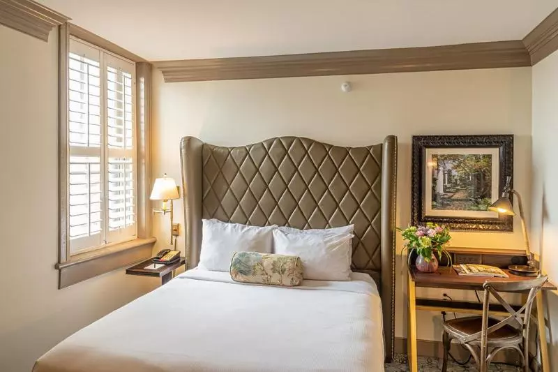 اتاق استاندارد, Andrew Pinckney Inn