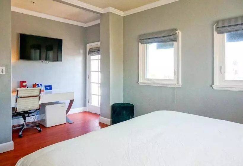 اتاق لوکس, Balboa Inn, On The Beach At Newport