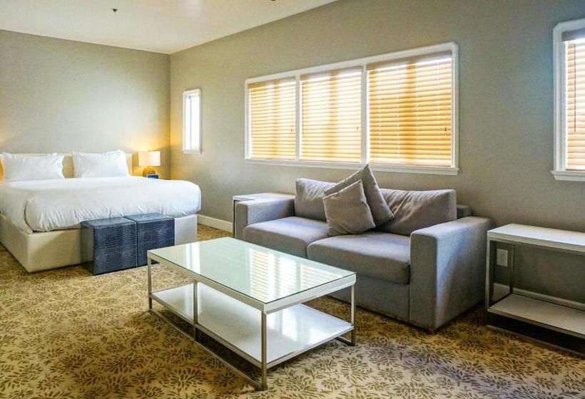 جناح إدارى, Balboa Inn, On The Beach At Newport