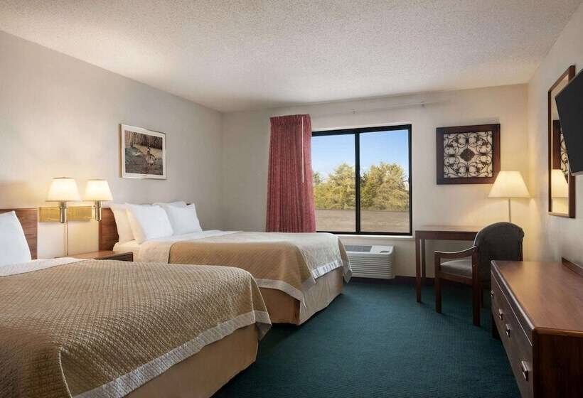 디럭스 스위트, Days Inn By Wyndham Eagle River