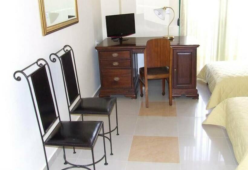 חדר סטנדרט, Elimeia 3