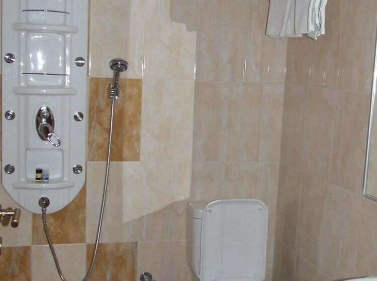 חדר סטנדרט יחיד, Elimeia 3