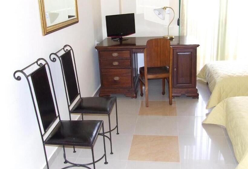 חדר סטנדרט, Elimeia 3