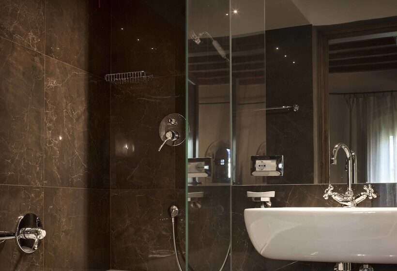 اتاق سوپریور, Ottantotto Firenze